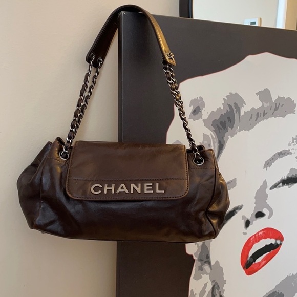 CHANEL Handbags - Chanel Lax Accordion shoulder bag